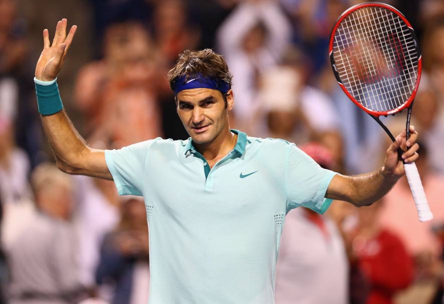 Roger Federer saluta il pubblico di Toronto: vola in semifinale battendo Ferrer. Afp